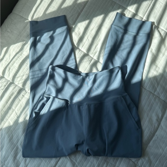 Old Navy active light blue cropped leggings with pockets - Picture 1 of 6